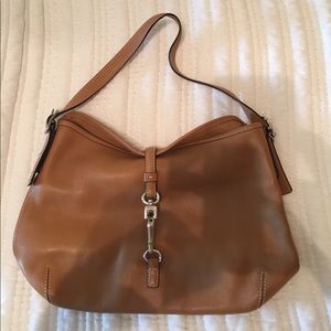 Coach leather shoulder bag (18/20 in)